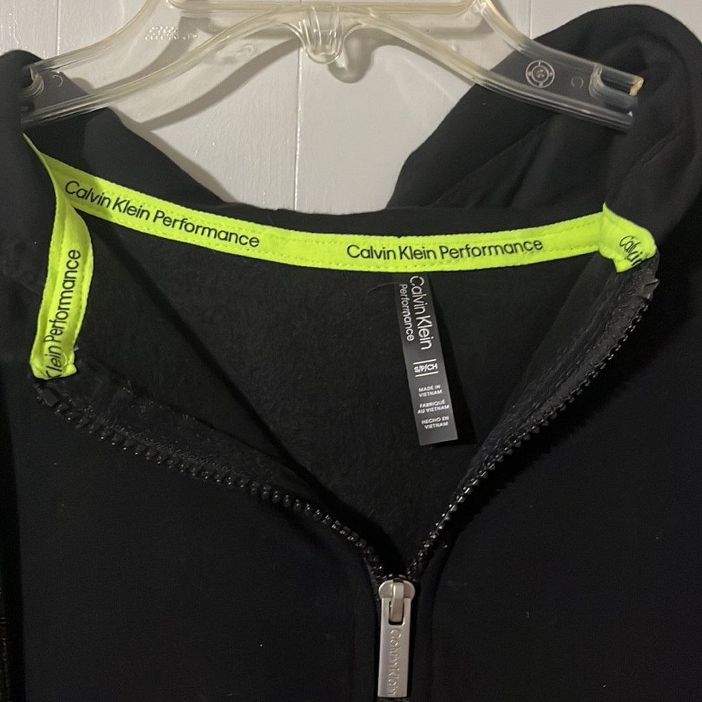Calvin Klein Performance - Picture 2 of 5